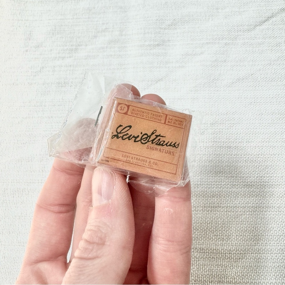 NEW Vintage Levi Strauss Retail worker uniform pin